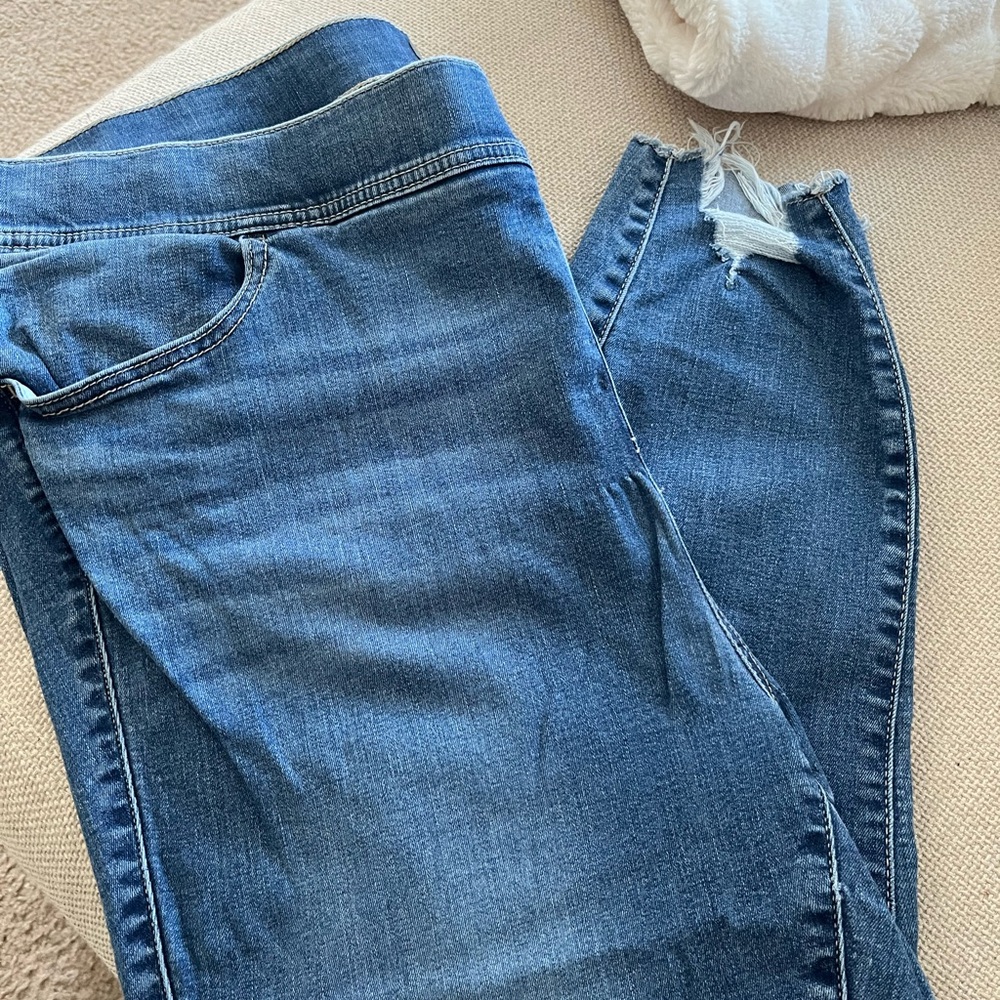 Torrid- Women's Jeans- lean jean- Torrid size 3S (short)